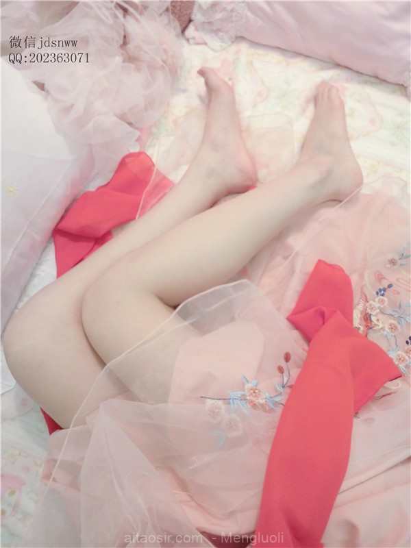 萌兰酱之露脸黑丝水晶棒zw特写（39P/1V/1.08G） COSPLAY-第3张